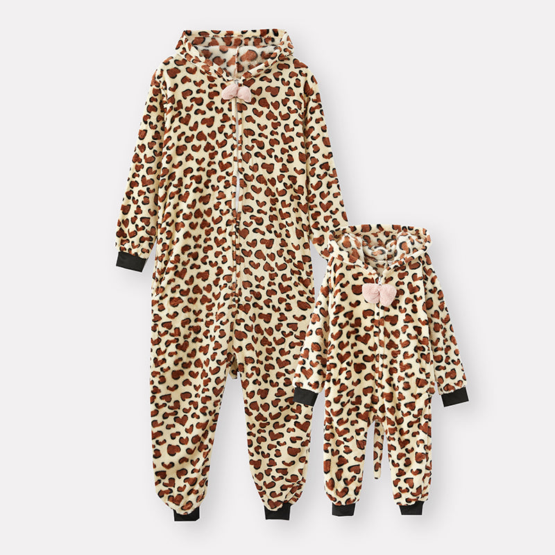 （In Stock G24-2-3 G24-1-3）Mommy and Me Fall Giraffe Print Fleece Jumpsuit